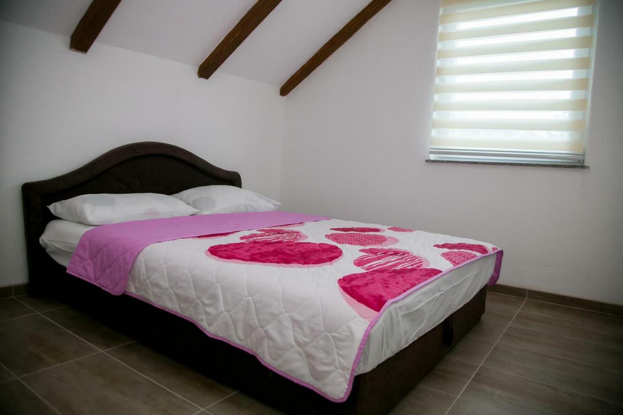 Nektar Park Villa Sara Bihać Екстериор снимка